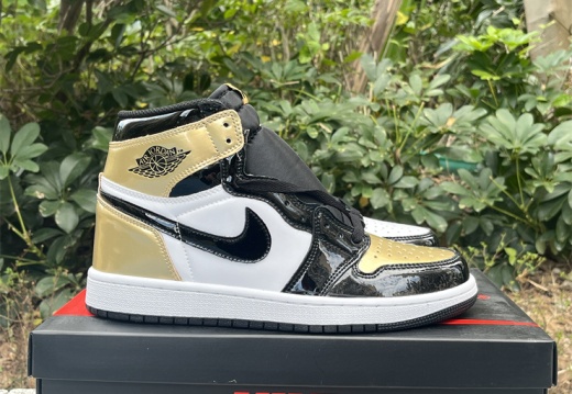 Air Jordan 1 Retro High Gold Top 3 861428-001 36-47.5 M72